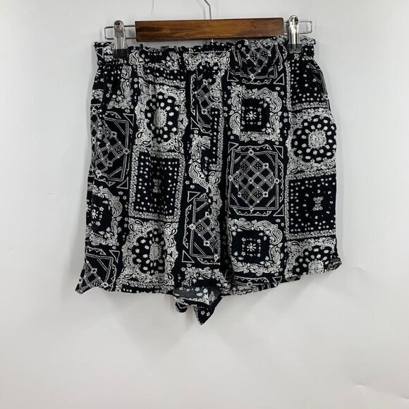 BP Women's Print Black Bandanamix Pockets Elastic Waist Paperbag Shorts SZ 2 NWT - Picture 2 of 13